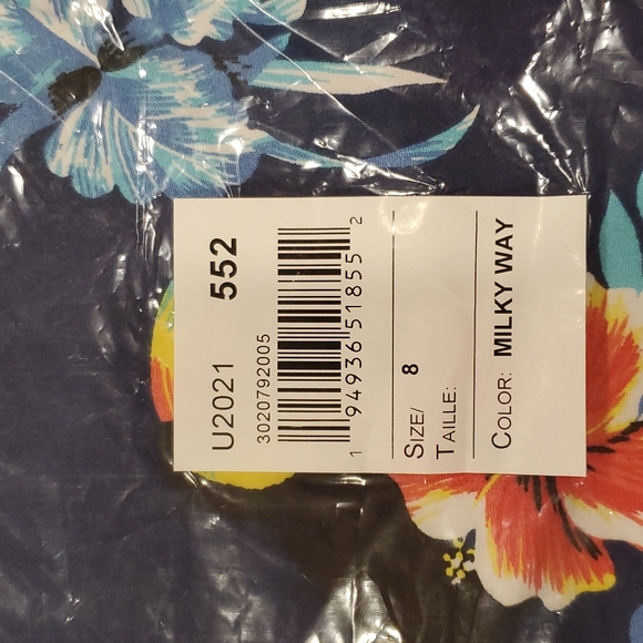 Boys size 8 tropical printed shorts - Picture 2 of 4